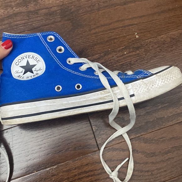 Electric blue converse. Size 7.5 - Picture 2 of 3
